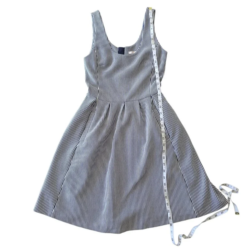 Banana Republic - Blue & White striped dress - Size 2 - Picture 10 of 13